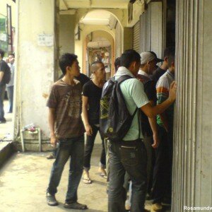 Many people seen buying cold drinks at this stationery shop